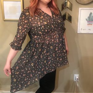 Torrid hi-lo chiffon floral blouse